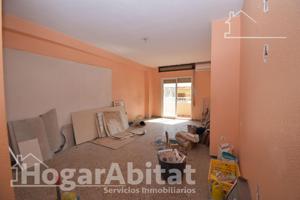¡OPORTUNIDAD DE INVERSIÓN! ECONÓMICO Y PARCIALMENTE REFORMADO CON TERRAZA photo 0