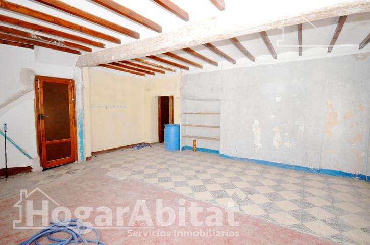 ¡OPORTUNIDAD DE INVERSIÓN! CASA ESQUINERA PARA REFORMAR CON TERRAZA photo 0