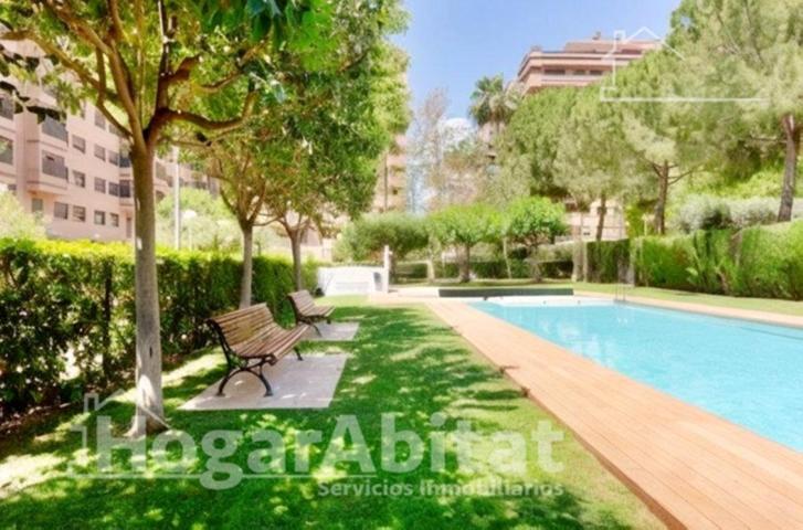 PRECIOSO PISO EN RESIDENCIAL CON GARAJE DOBLE, PISCINA Y TERRAZA photo 0