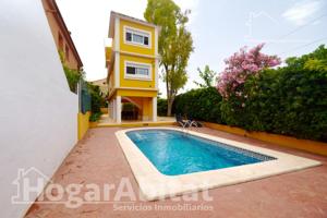 ¡CHALET ESPECTACULAR! AMPLIO Y LUMINOSO CON PISCINA PRIVADA Y TERRAZA photo 0