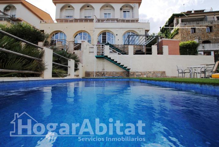 CHALET CON PISCINA, GARAJE, TERRAZA Y BARBACOA photo 0