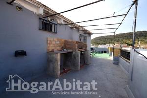 MUY AMPLIO CON TERRAZA EN EL PLENO CENTRO photo 0