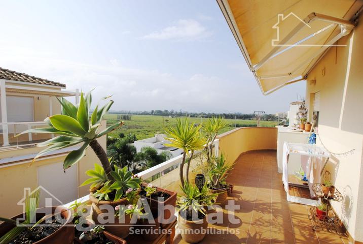 PRECIOSO ÁTICO SEMINUEVO CON PISCINA Y TERRAZA MUY CERCA DE LA PLAYA photo 0