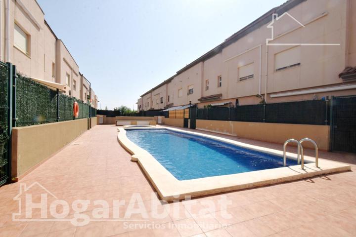 ¡CASA ESPECTACULAR! AMPLIA Y LUMINOSA EN RESIDENCIAL CON PISCINA Y GARAJE photo 0