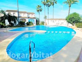 ¡ESPECTACULAR ADOSADO! LUMINOSO EN RESIDENCIAL CON PISCINA Y TERRAZA photo 0