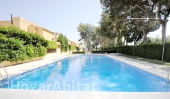 ¡PRECIOSO CHALET! REFORMADO Y AMPLIO EN RESIDENCIAL CON TERRAZA Y PISCINA photo 0