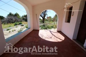¡VISTAS A LA BAHÍA DE CALPE! CHALET CON AMPLIA PARCELA Y PARKING photo 0
