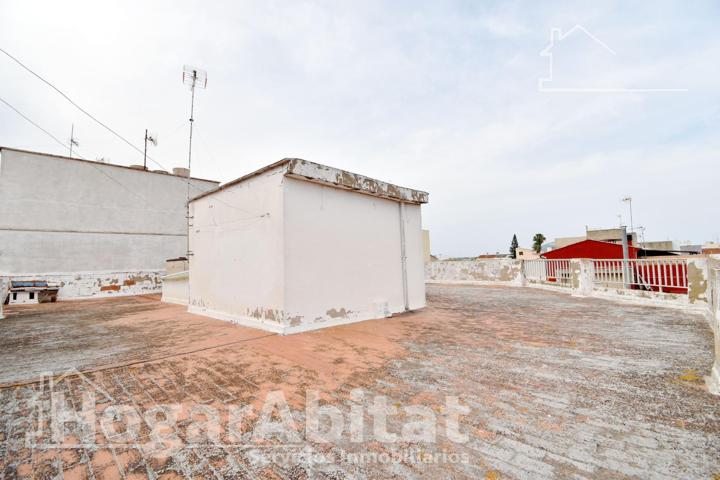 ¡FAVARA CENTRO! GRAN EDIFICIO DE DOS ALTURAS CON LOCAL COMERCIAL, BALCÓN Y TERRAZA photo 0