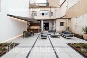 ESPACIOSA CASA CON TERRAZA EN MUY BUENA ZONA: POTENCIAL INFINITO PARA CREAR EL HOGAR DE TUS SUEÑOS photo 0