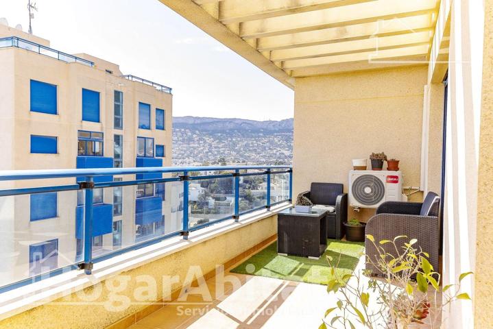 MAGNIFICO ÁTICO CON PISCINA, GARAJE DOBLE Y DOS TERRAZAS CERCA DE LA PLAYA photo 0