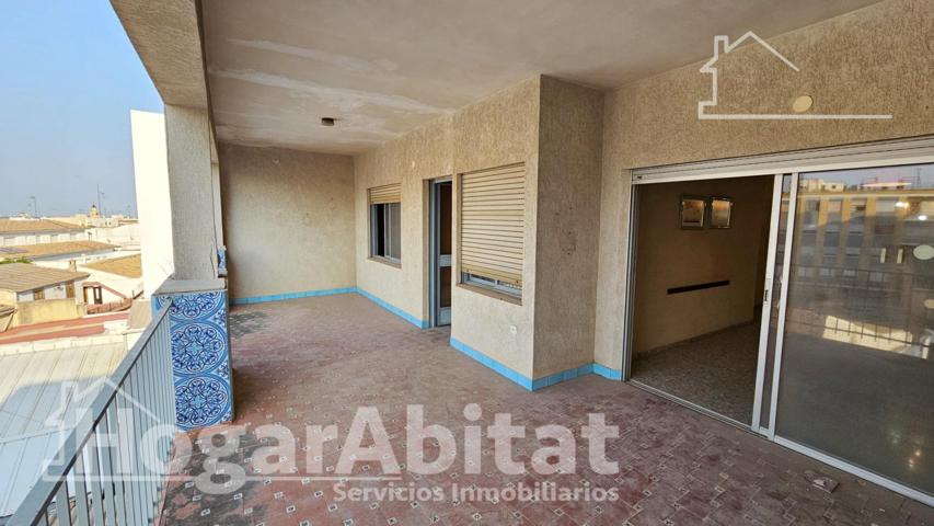 VIVIENDA MUY ESPACIOSA CON TERRAZA Y DOS GARAJES OPCIONALES EN EL CENTRO photo 0