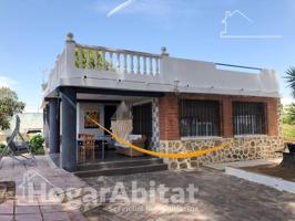 ESPECTACULAR CHALET DE UNA SOLA PLANTA CON PISCINA, GARAJE Y AMPLIO TERRENO photo 0