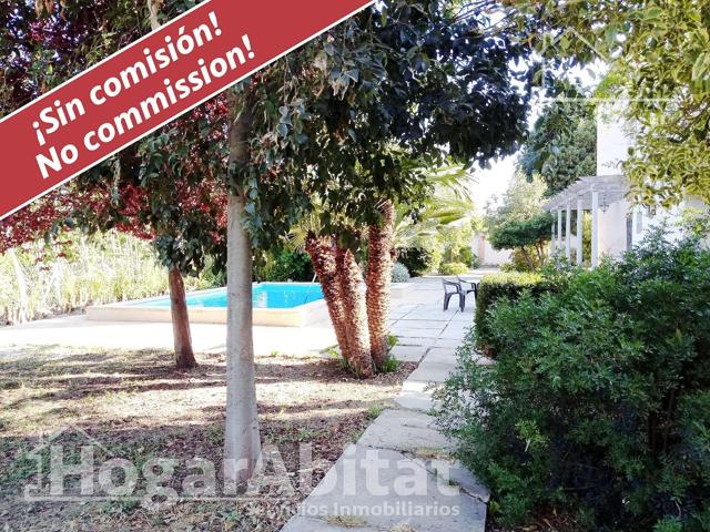 IMPRESIONANTE CHALET CON PISCINA, TERRAZA Y GRAN PARCELA photo 0
