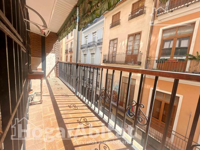 ¡EN CIUTAT VELLA! MUY AMPLIO CON BALCÓN Y ASCENSOR JUNTO AL MERCADO CENTRAL photo 0