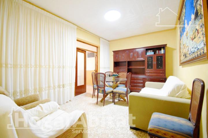 ¡OPORTUNIDAD DE INVERSIÓN! CASA LUMINOSA Y AMPLIA CON TERRAZA photo 0