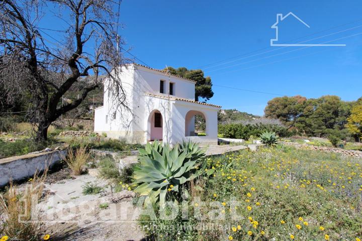 ¡VISTAS A LA BAHÍA DE CALPE! CHALET CON AMPLIA PARCELA Y PARKING photo 0