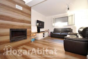 ESPECTACULAR CASA RENOVADA CON GRAN TERRAZA Y BALCON photo 0