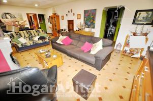 VILLA CON PISCINA, GARAJE, TERRAZA Y ESPACIOSAS PARCELAS photo 0