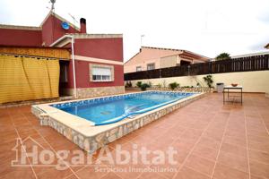 CHALET CON PISCINA, GARAJE, TERRAZA Y BARBACOA photo 0