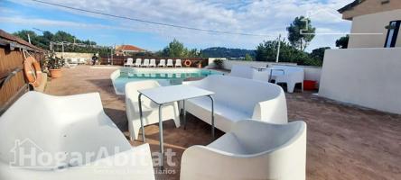 GRAN CHALET CON PISCINA, GARAJE Y PISTA DE PADEL PRIVADA photo 0