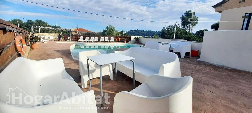 GRAN CHALET CON PISCINA, GARAJE Y PISTA DE PADEL PRIVADA photo 0