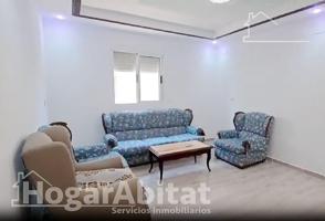 MUY AMPLIO Y REFORMADO JUNTO AL CENTRO DE SALUD photo 0
