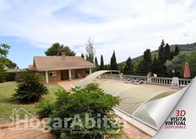 ESPECTACULAR VILLA CON PISCINA, TERRAZA, GARAJE Y JARDÍN photo 0