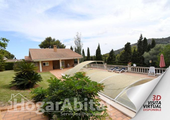 ESPECTACULAR VILLA CON PISCINA, TERRAZA, GARAJE Y JARDÍN photo 0