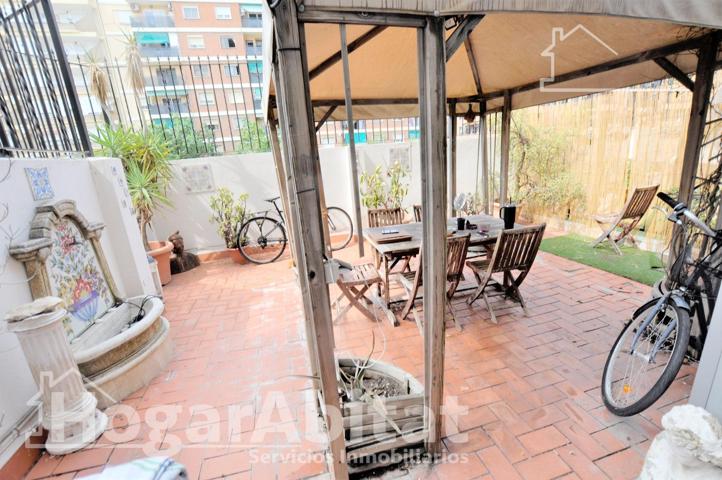 BONITO, LUMINOSO Y EXTERIOR CON GRAN TERRAZA Y ASCENSOR photo 0