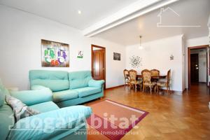 ¡GRAN OPORTUNIDAD! PRECIOSO, ECONÓMICO Y LUMINOSO EN PLENO CENTRO photo 0