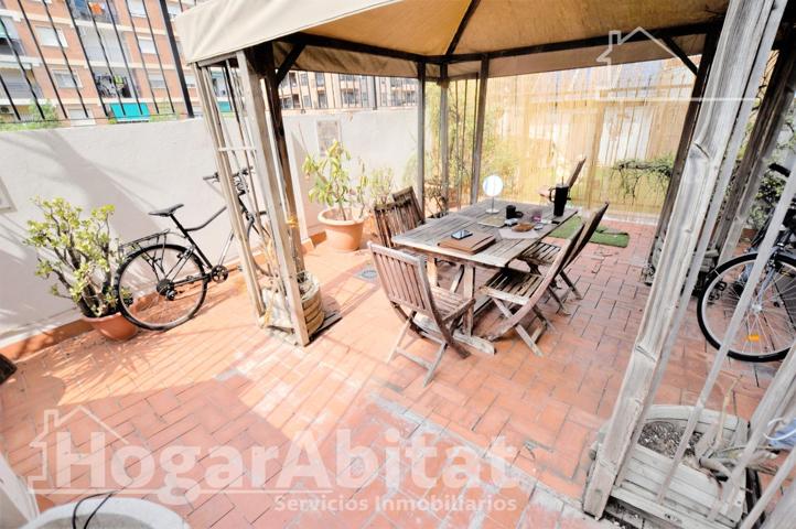 BONITO, LUMINOSO Y EXTERIOR CON GRAN TERRAZA Y ASCENSOR photo 0