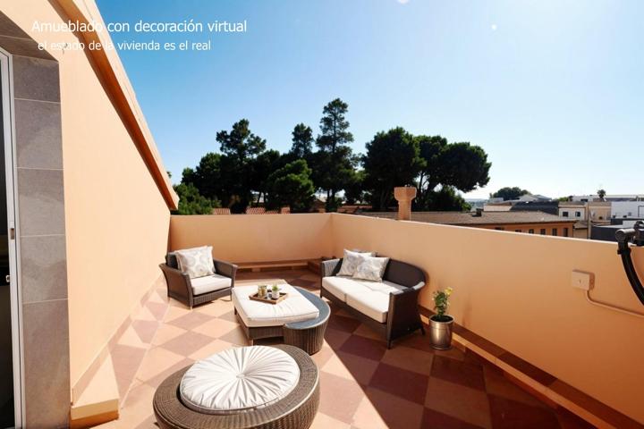 MAGNÍFICA CASA ESQUINERA, AMPLIA Y LUMINOSA CON GRAN TERRAZA, EN EL CENTRO photo 0