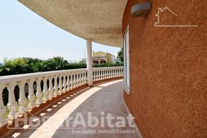 ¡MAGNÍFICO CHALET! AMPLIO Y LUMINOSO CON GRAN TERRAZA Y GARAJE photo 0