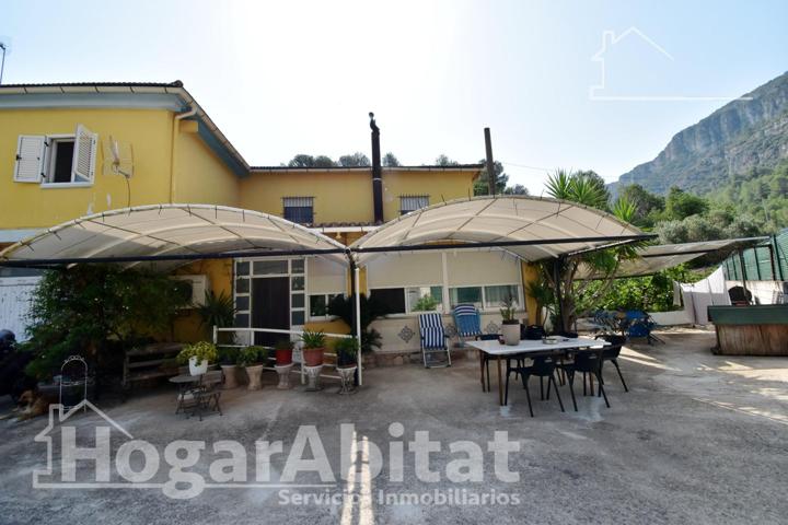 CHALET CON 17 DORMITORIOS, PISCINA, GARAJE, JARDÍN Y BARBACOA photo 0