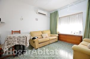 ¡SIMAT CENTRO! MAGNÍFICA CASA LUMINOSA CON TERRAZA Y TRASTERO photo 0