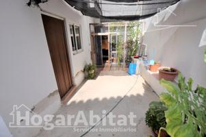 ESPACIOSA CASA CON TERRAZA Y GARAJE photo 0