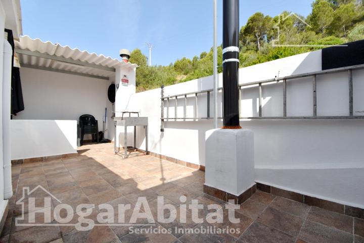 CASA REFORMADA CON TERRAZA Y CHIMENEA photo 0