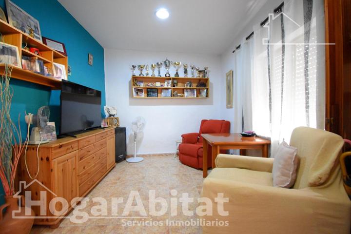 ¡OLIVA CENTRO! MAGNÍFICA CASA AMPLIA Y LUMINOSA CON TERRAZA photo 0