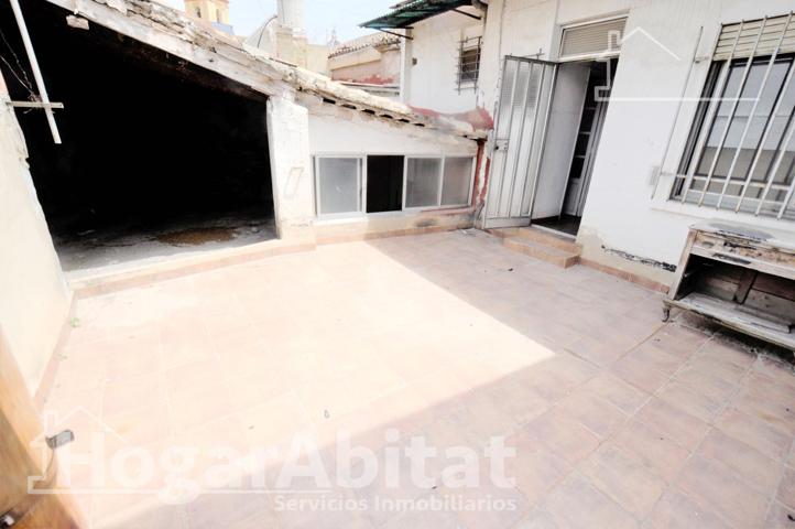 AMPLIA CASA PARCIALMENTE REFORMADA CON GRAN TERRAZA Y BALCÓN photo 0