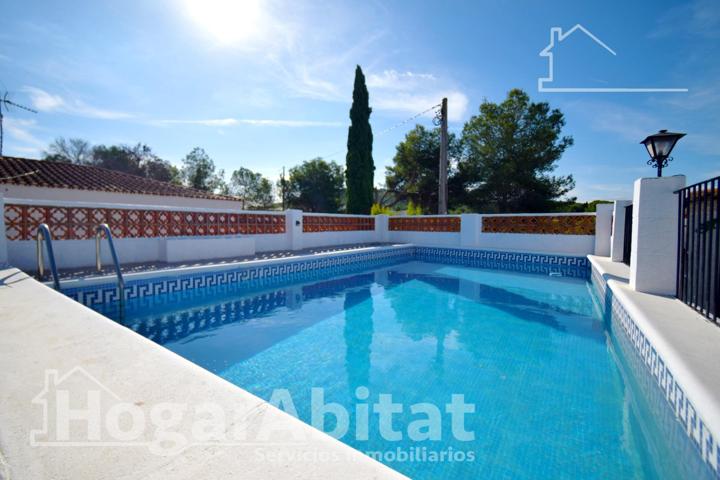 CHALET RÚSTICO CON PISCINA, GARAJE Y TERRAZA photo 0