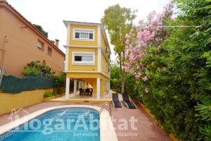 ¡CHALET ESPECTACULAR! AMPLIO Y LUMINOSO CON PISCINA PRIVADA Y TERRAZA photo 0