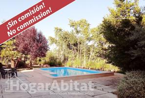 IMPRESIONANTE CHALET CON PISCINA, TERRAZA Y GRAN PARCELA photo 0
