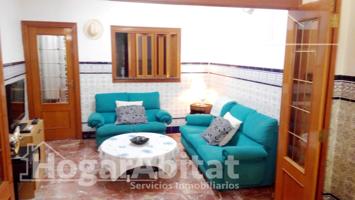 MUY AMPLIO CON GARAJE Y TERRAZA EN EL CENTRO photo 0
