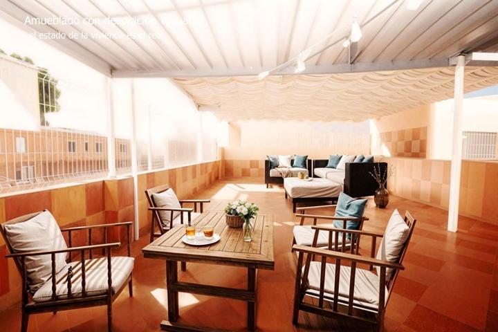 MAGNÍFICA CASA ESQUINERA, AMPLIA Y LUMINOSA CON GRAN TERRAZA, EN EL CENTRO photo 0