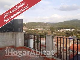 ¡OPORTUNIDAD! ESPACIOSA CASA CON TERRAZA Y GARAJE photo 0
