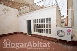 CASA SEMIREFORMADA CON GARAJE Y DOS TERRAZAS, EN EL CENTRO photo 0
