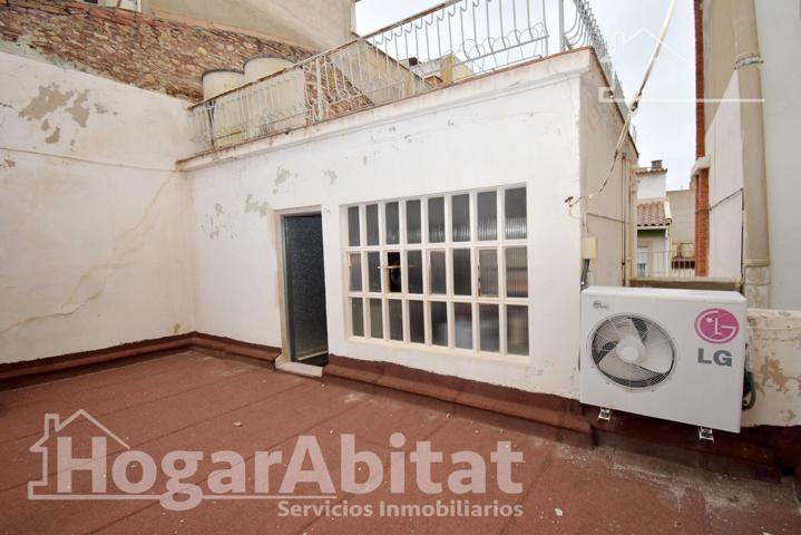 CASA SEMIREFORMADA CON GARAJE Y DOS TERRAZAS, EN EL CENTRO photo 0