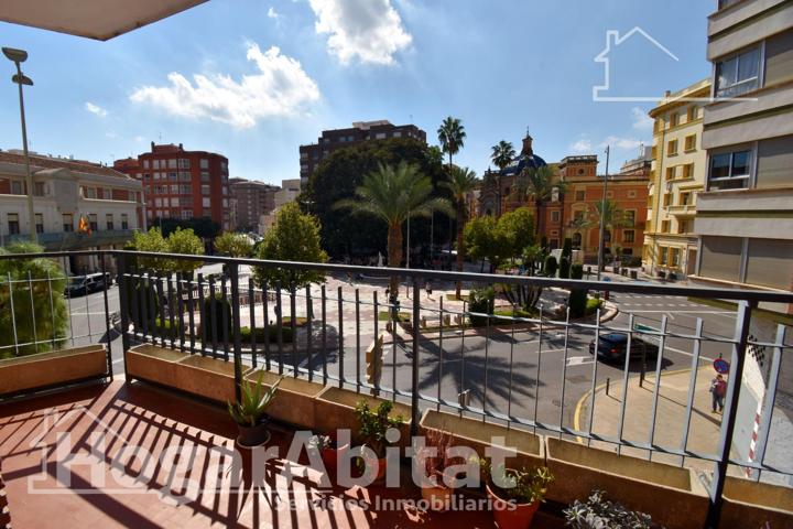 ¡CASTELLON, EN PLENO CENTRO! MUY AMPLIO, ESQUINERO Y LUMINOSO CON DOS BALCONES photo 0