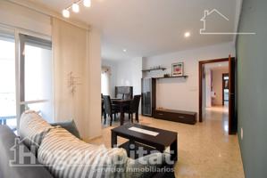 PRECIOSO, LUMINOSO Y ESQUINERO CON GARAJE Y BALCÓN photo 0