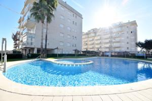 EN RESIDENCIAL CON PISCINA Y TERRAZA JUNTO A LA PLAYA photo 0